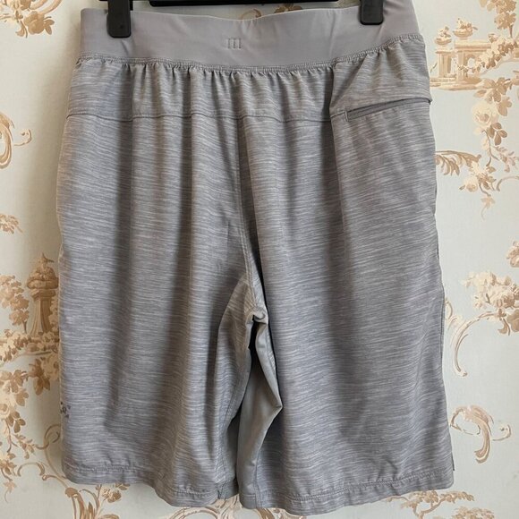 Lululemon T.H.E. Short Linerless 9" Small Gray Gym Athletic Workout Lightweight - Picture 2 of 6